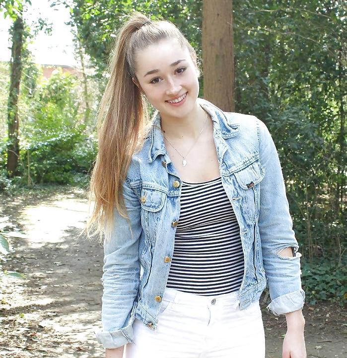 UrFeshmanGirl uit Zuid-Holland,Nederland