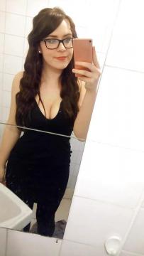 GurlyDown uit Antwerpen,Belgie